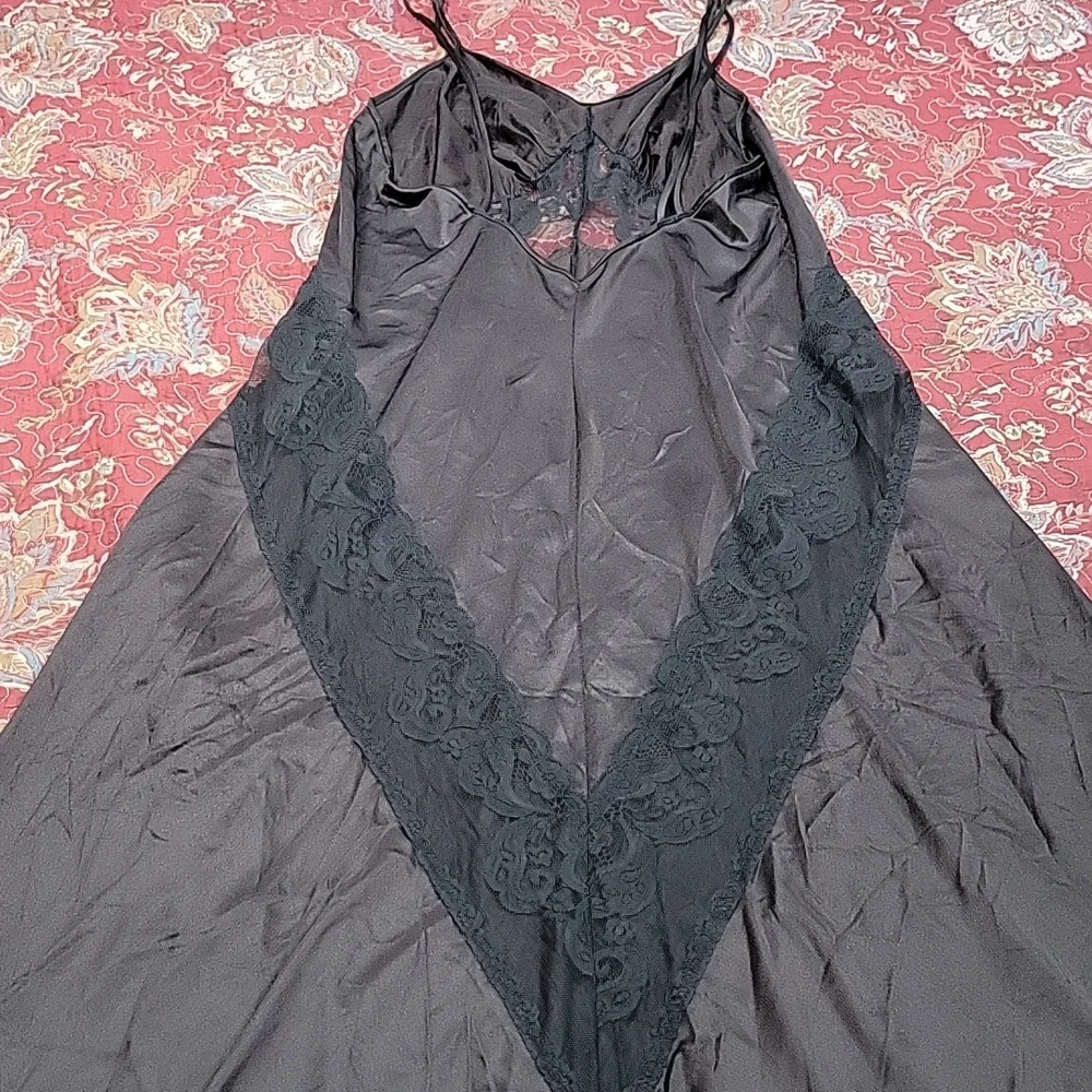 EUC- Vintage Full Length Double Strap Sateen Nightie w/Wrap Around Lace Panels - Picture 4 of 5